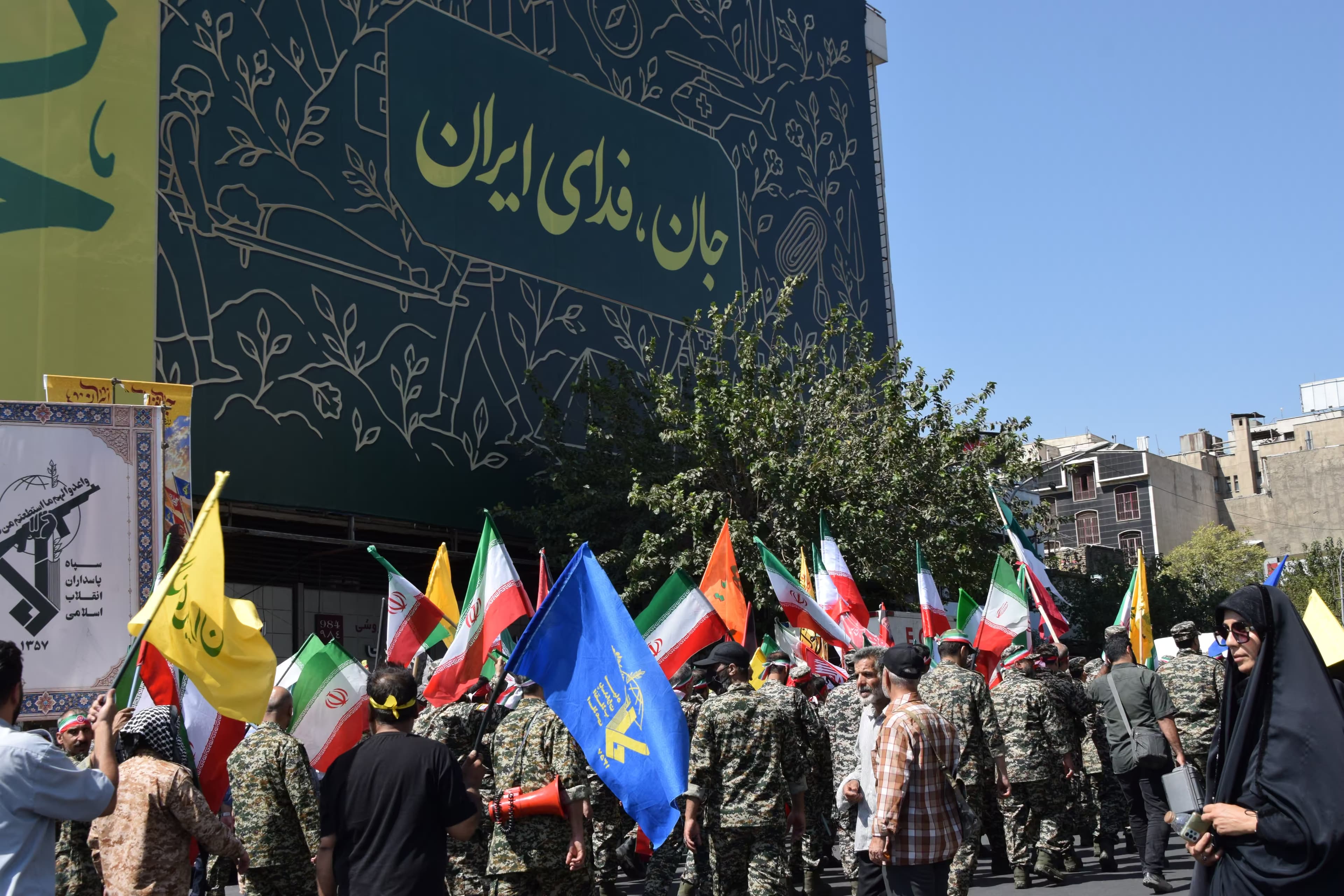 حضور حماسی کارکنان و بسیجیان شرکت پارس الکتریک در رزمایش سراسری «جان‌فدا»