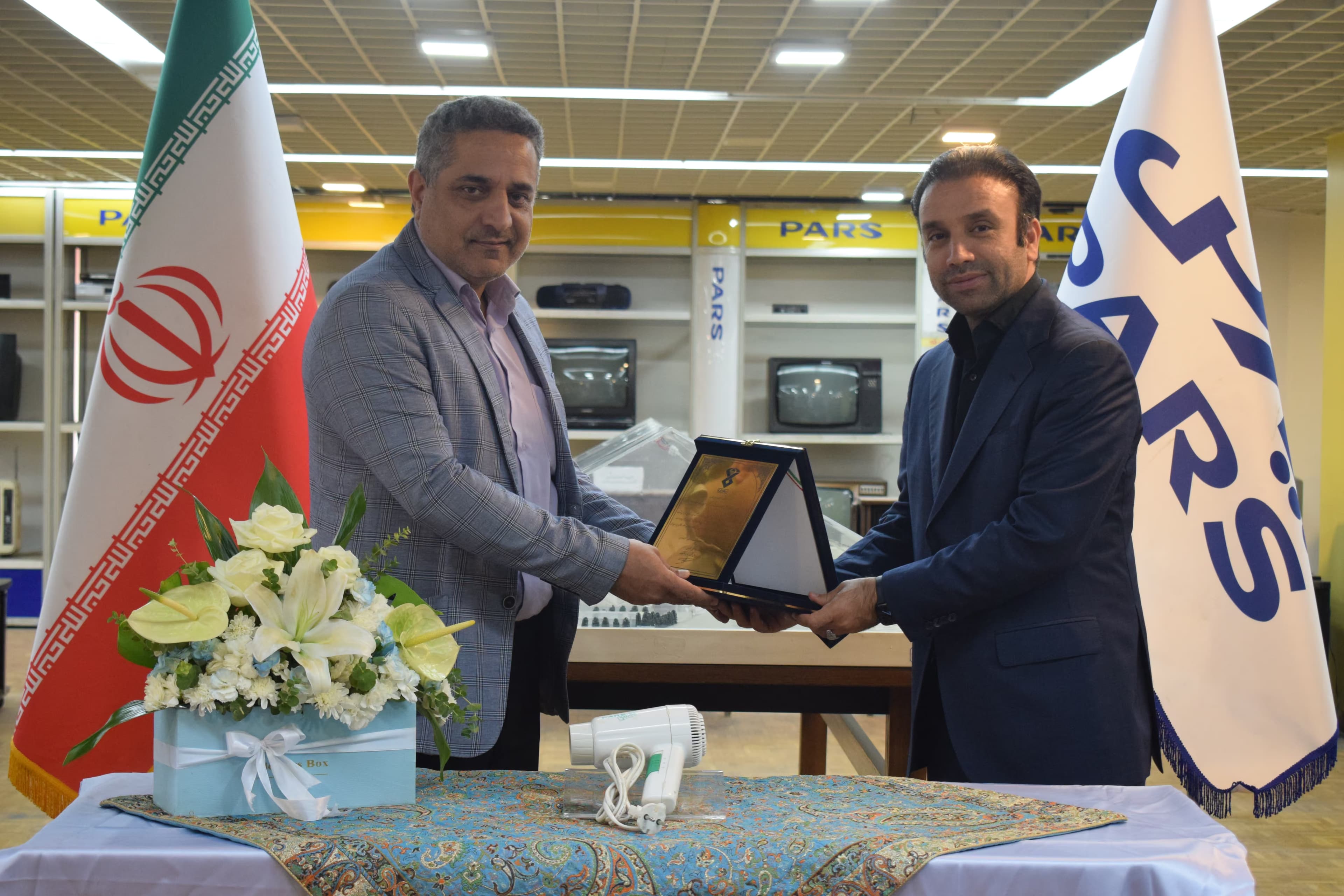 تجلیل از آقای محمدی در راستای حفظ میراث صنعتی «پارسالکتریک»